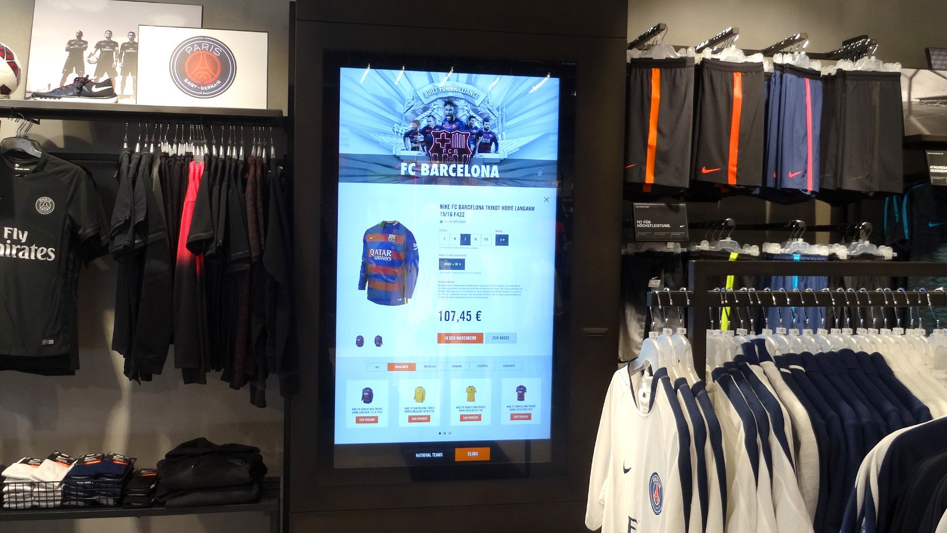 nike digital retail experience replica kiosk auf 4k multitouch display